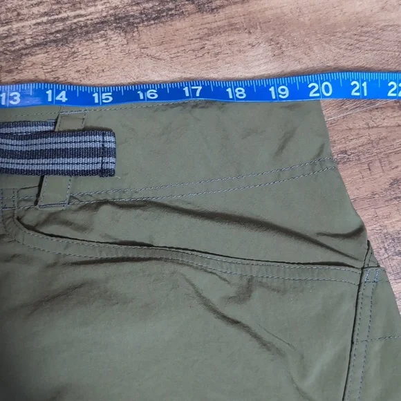 Mountain Hardwear Mesa Cargo Pant UPF 50 Hiking Backpacking Size XL Forest Green